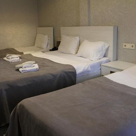 Hotel Plaza Tbilisi Buitenkant foto
