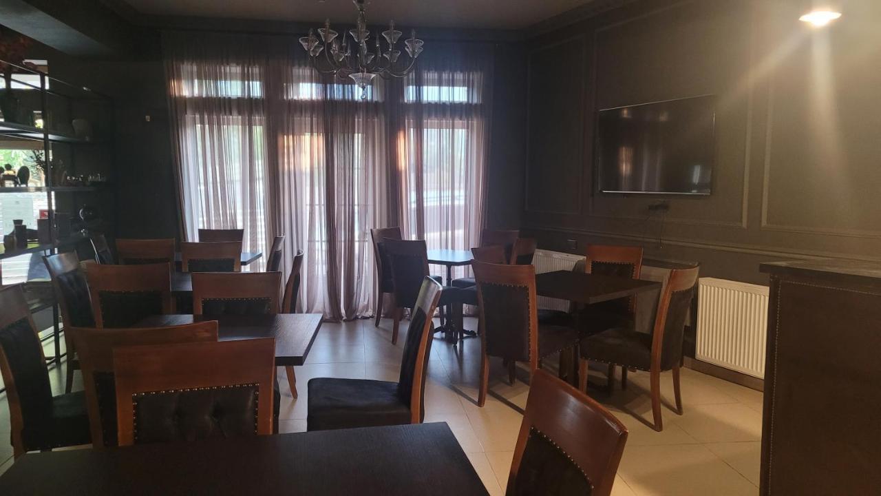 Hotel Plaza Tbilisi Buitenkant foto