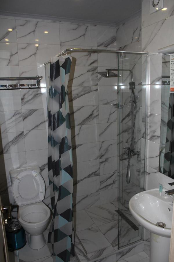 Hotel Plaza Tbilisi Buitenkant foto