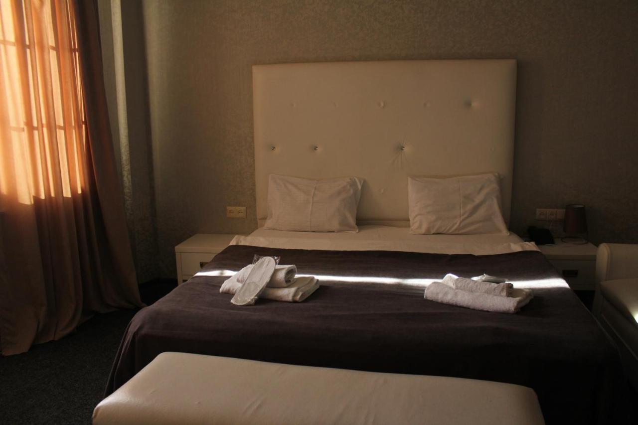 Hotel Plaza Tbilisi Buitenkant foto